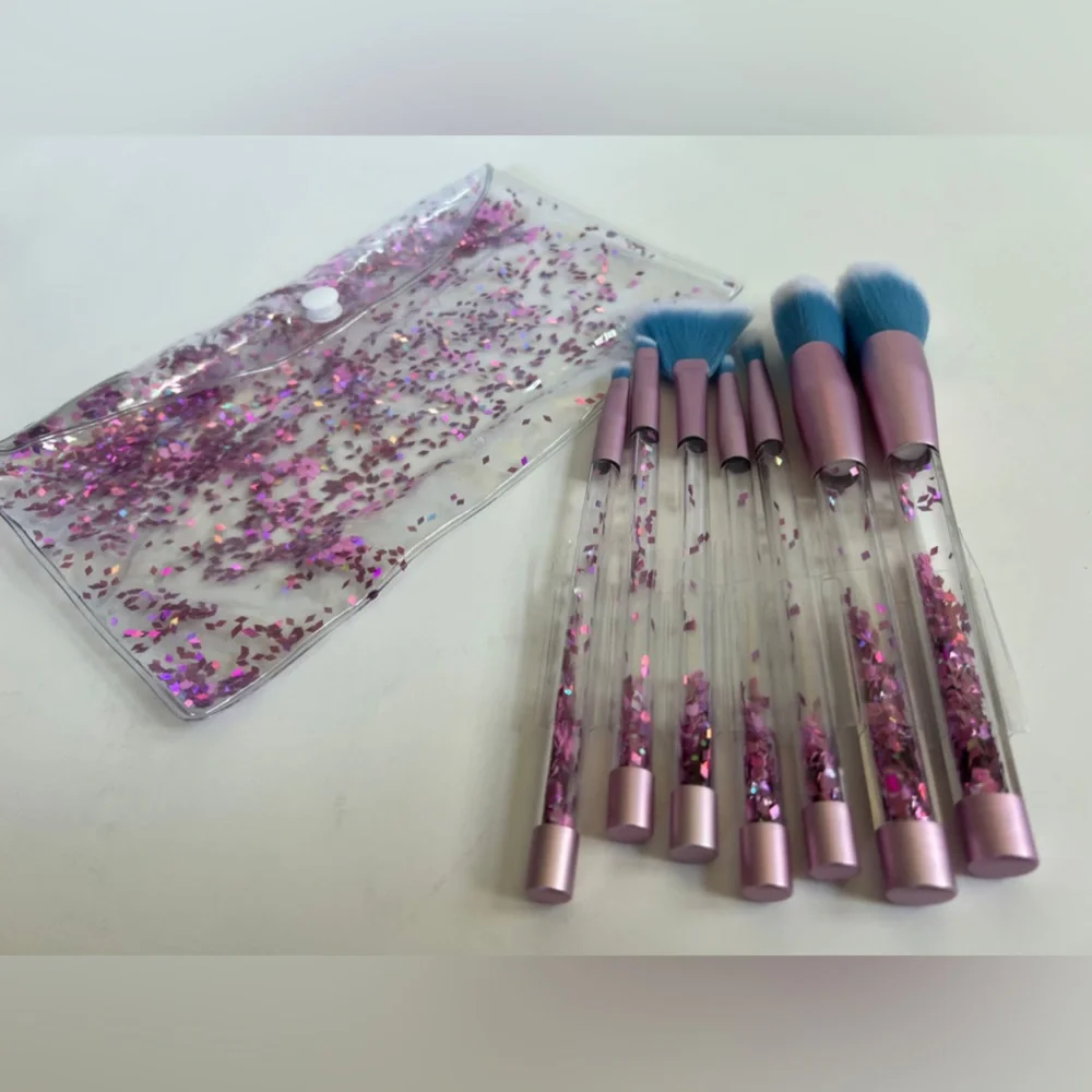NWOT 7 Makeup‎ Brushes Bundle